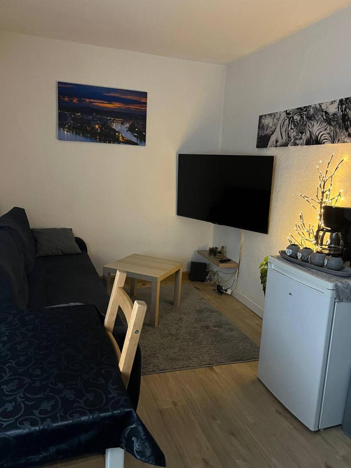 Lovely 1-Bed Apartment In Koblenz Coblença Exterior foto
